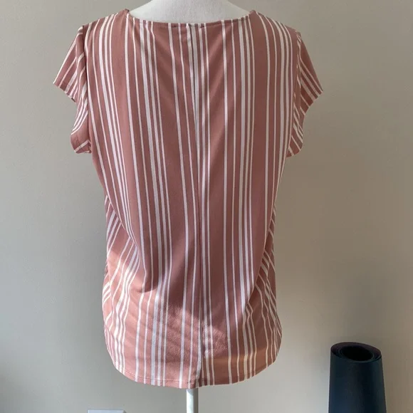 🥭(4 for $15) White and Pink Striped Top - Picture 3 of 7